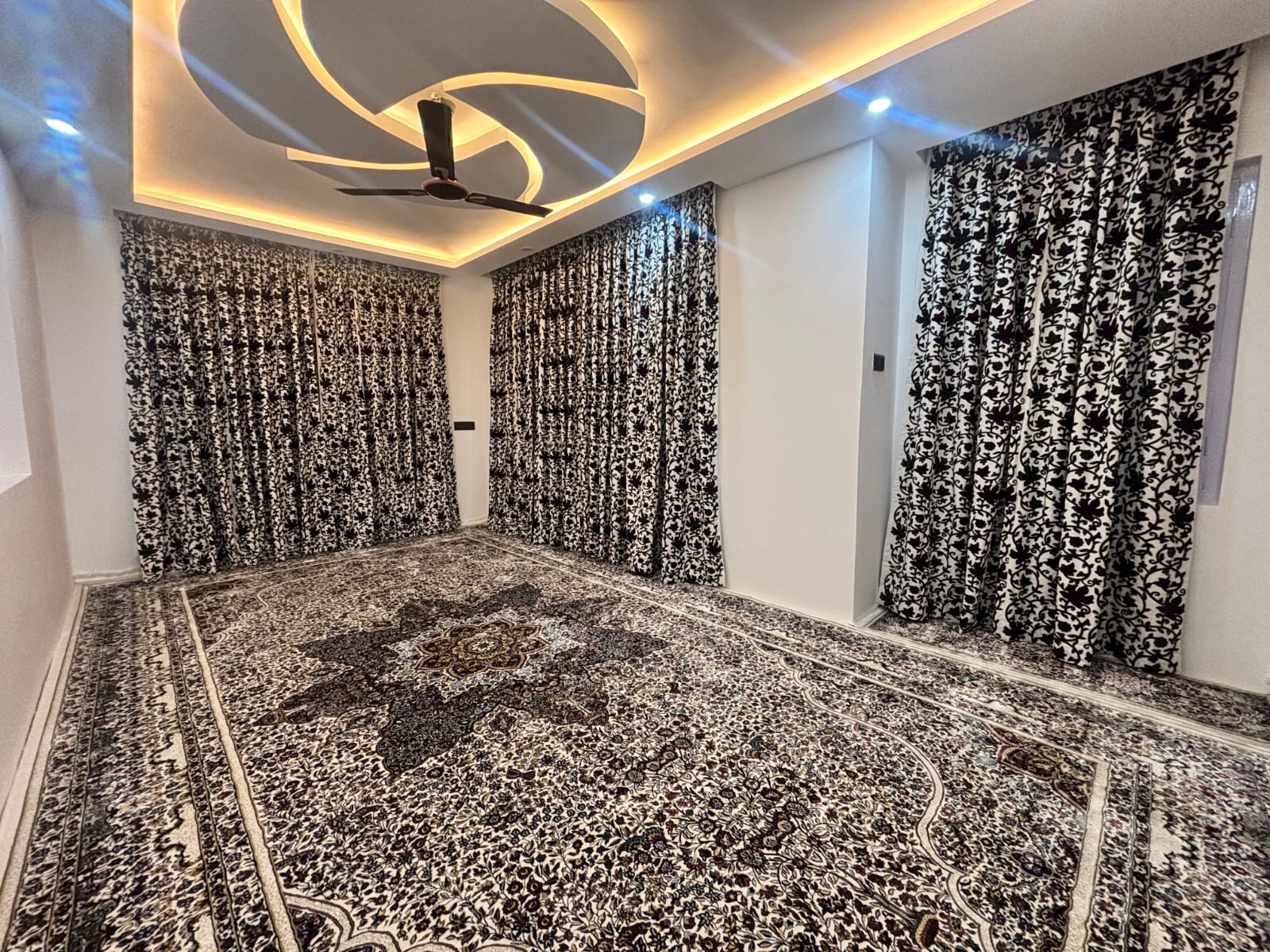 Cotton Ready to Hang Embroidery heavy wool - Homes and Company