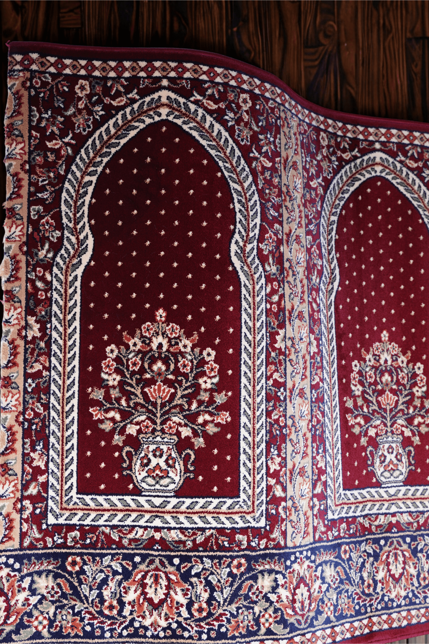 Heat - Set Mosque Prayer Carpet Roll – Mihrab Arch Design - Homes and Company